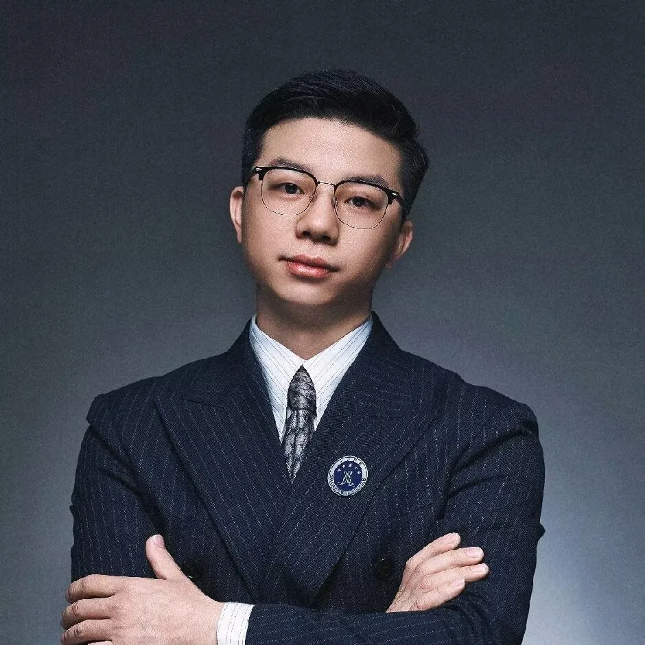 龙兵执业律师照片